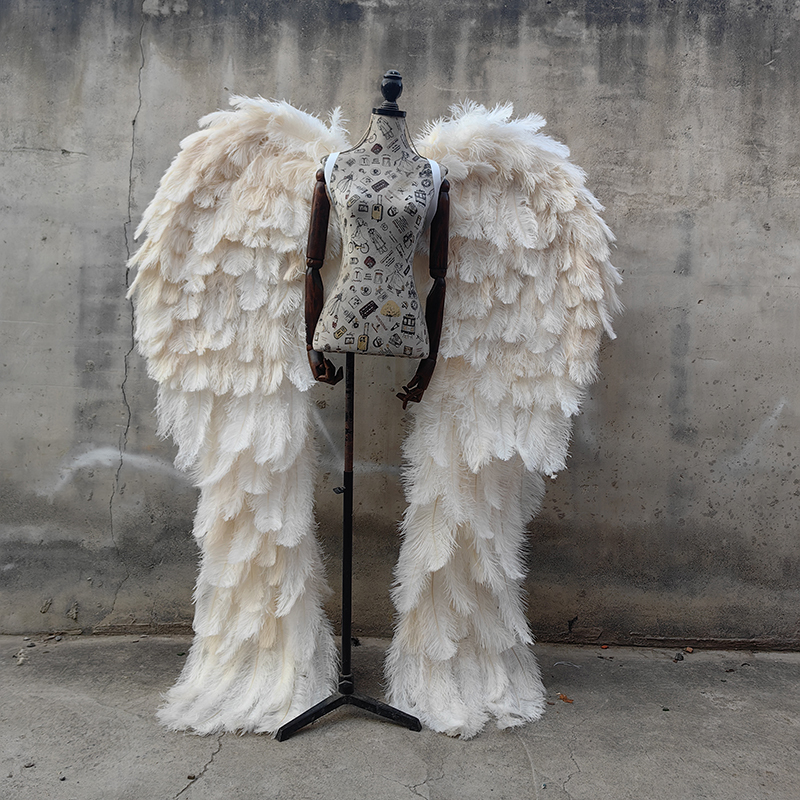 Victoria's Secret Fashion Show Catwalk Beautiful and Elegant Stage Performance Model Show Ostrich Feather Cape Angel Wings Props Victoria's Secret Fashion Show Catwalk Beautiful and Elegant Stage Performance Model Show Ostrich Feather Cape Angel Wings Props