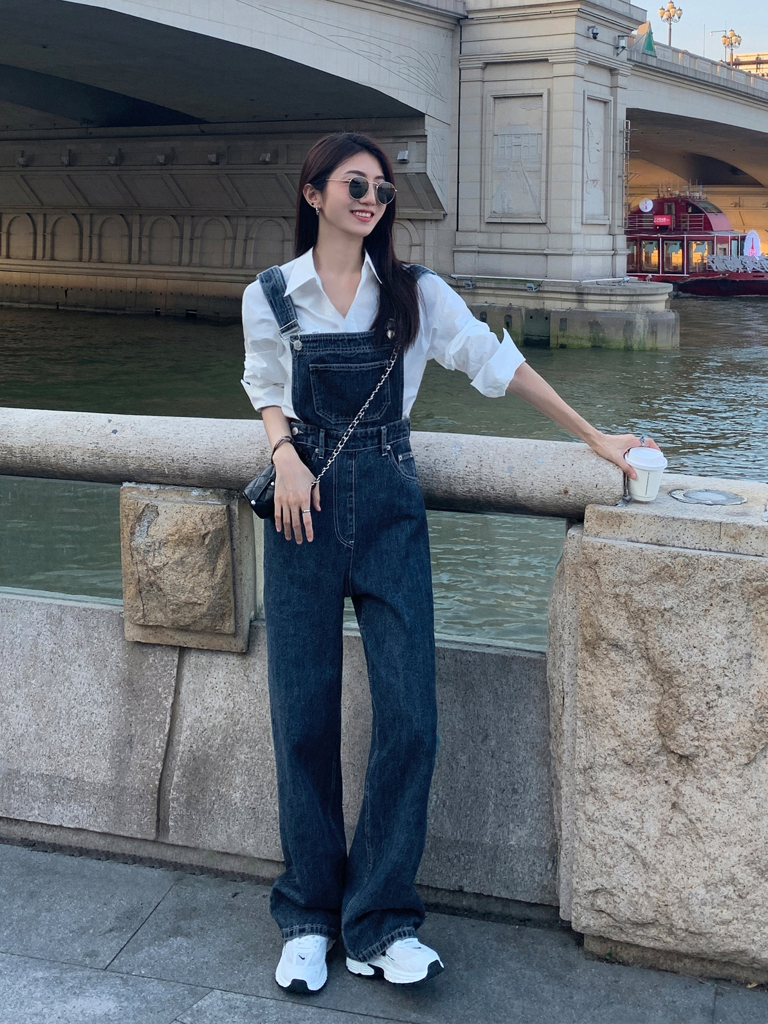 Retro high-waisted jeans women's wide-legged baby bag pants 2022 new loose straight casual mopping trousers