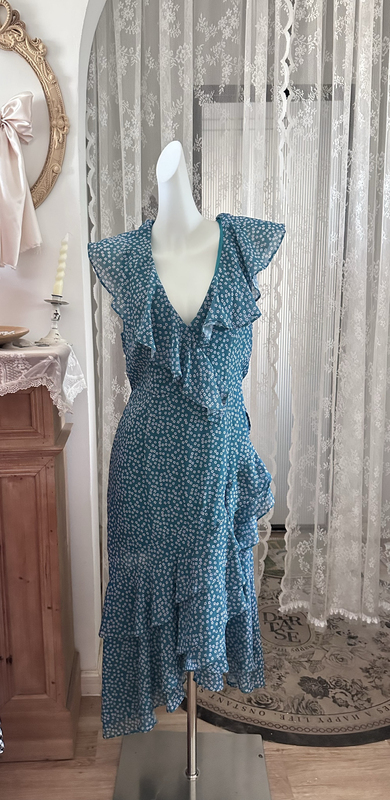 Blue Floral Dress for Women, New Summer Style, Waist-Cinching, Slimming, Elegant Long Dress Blue Floral Dress for Women, New Summer Style, Waist-Cinching, Slimming, Elegant Long Dress