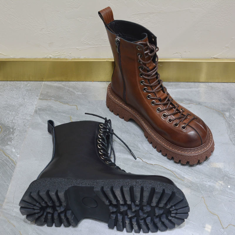 Châu Âu ga 2020 mùa thu và mùa đông mới Martin boots của phụ nữ giày da bò đế dày mũi tròn phối ren phong cách Anh xu hướng tất cả các kết hợp - Giày cao gót