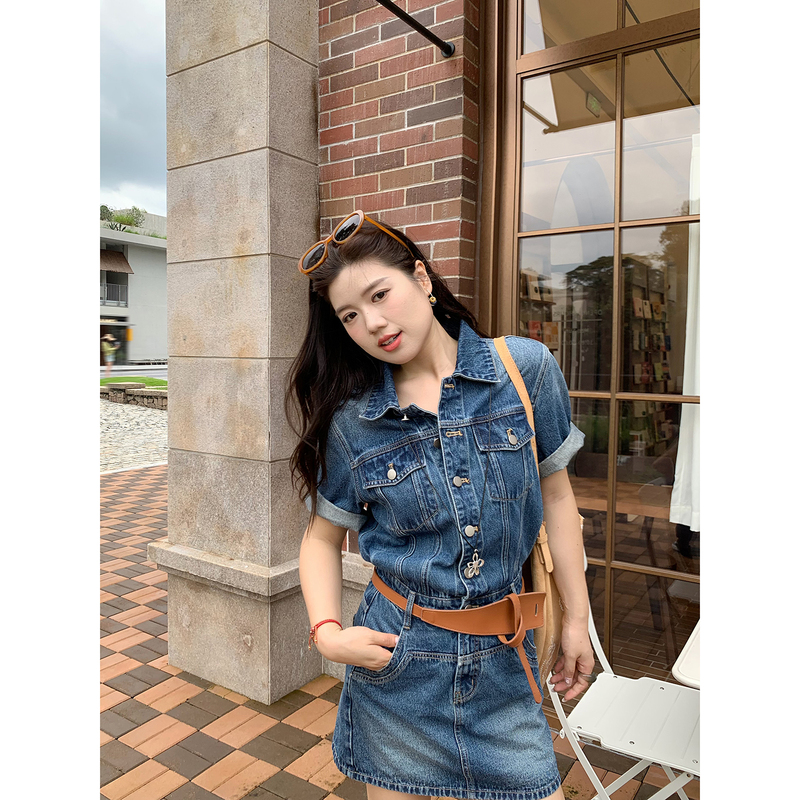 Mimi's Slightly Plus-Size Denim Short-Sleeve Dress in a California Cowboy Workwear Style for a Fashionable and Stylish Look, Summer Mimi's Slightly Plus-Size Denim Short-Sleeve Dress in a California Cowboy Workwear Style for a Fashionable and Stylish Look, Summer