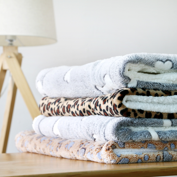 Pets Soft Padded Mat Cotton Cushion Dog Mat Warm Mat Winter Dog Mat Sponge Cushion Cat Mat Pooch