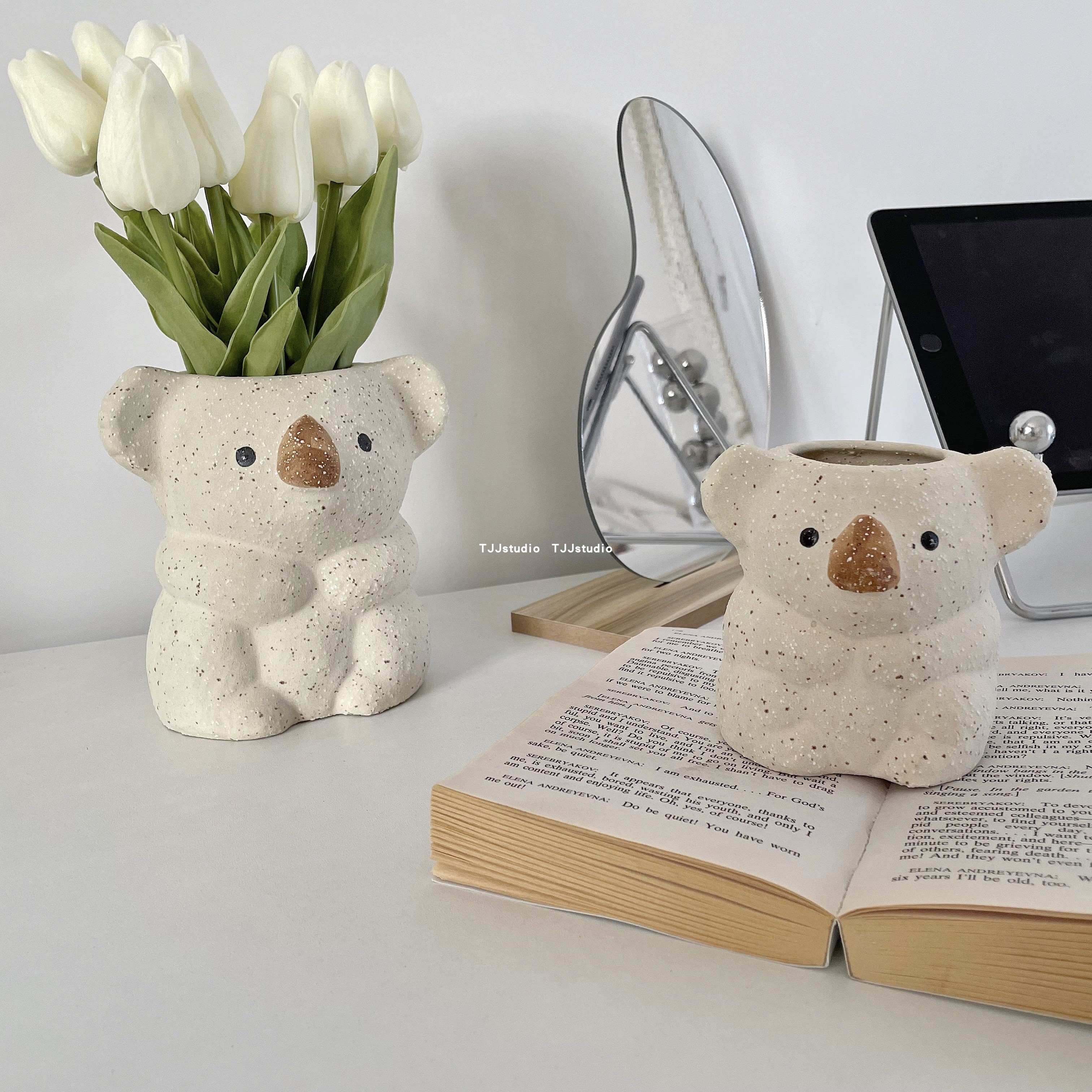 TJJ -- ins adorable Caulla ceramic flower pot multimeat potted tabletop decorative pen holder containing cartoon small pendulum pieces