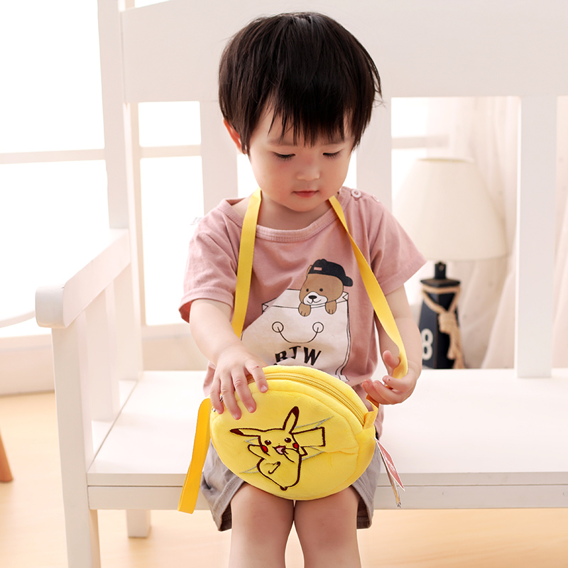 Genuine túi dốc Pikachu sang trọng ba lô nhỏ hơn Kachu túi sinh viên túi nhỏ trẻ em thay đổi dễ thương.