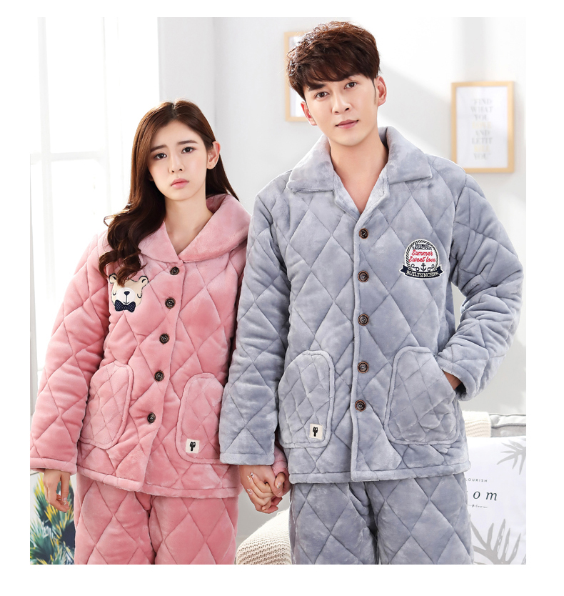 Màu xanh lá cây Jiaqiu mùa đông mới cặp đôi đồ ngủ quilted nam và nữ cardigan ba lớp dày ấm áp lông cừu san hô phù hợp với dịch vụ nhà pijama nam