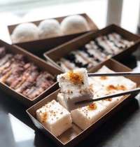 Jiangsu Zhejiang and Anhui 99 Shanghai Red pastries South rice cakes osmanthus cake red bean beans now vapor bulk