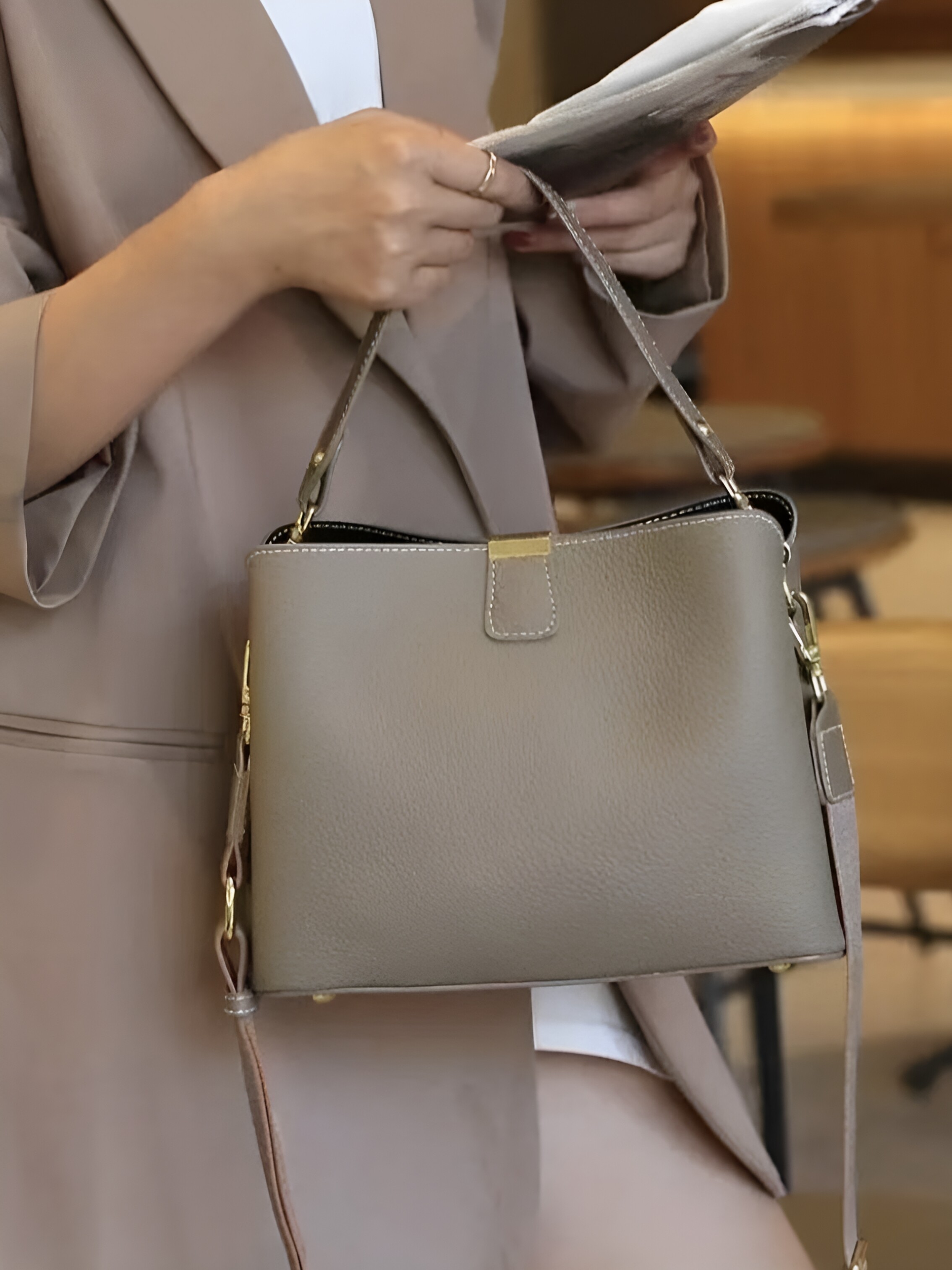 Fashionable Leather Handbag for Women, Tote 2026 New Large-Capacity Bucket Versatile Commuter Genuine Leather Shoulder Crossbody Bag