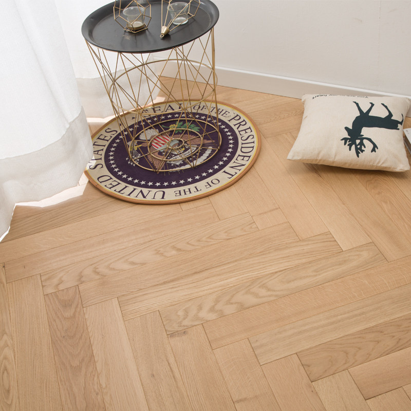 Nordic three layers multilayer locking oak wood herringbone parquet flooring solid wood composite floor heating original wood color e0