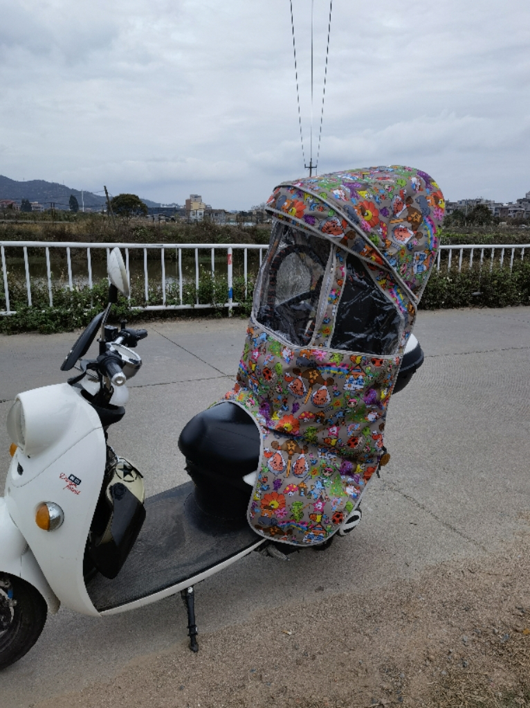 Bicycle electric car children's seat behind the seat open window cotton rainshed extended (not including seat)