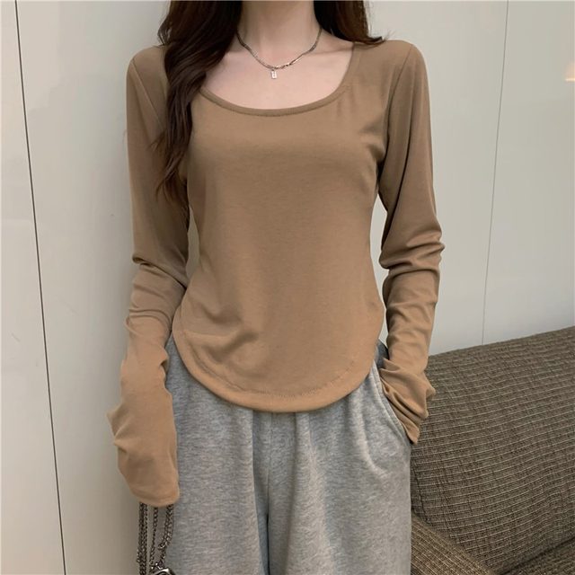 Top design sense female niche T-shirt thin slim fit U-neck hem irregular bottoming with tight short body tuck inside