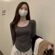 Top design sense female niche T-shirt thin slim fit U-neck hem irregular bottoming with tight short body tuck inside