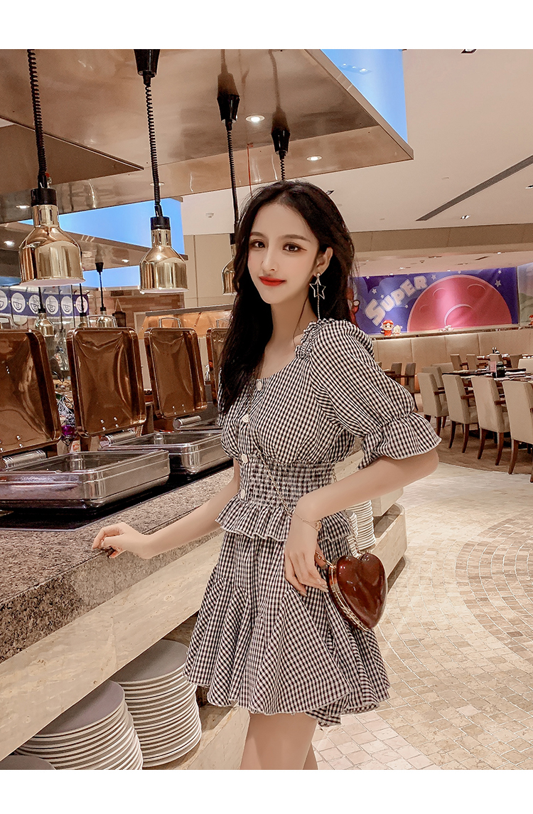 VK旗艦店 韓系格子荷葉邊短款上衣半身裙套裝短袖裙裝