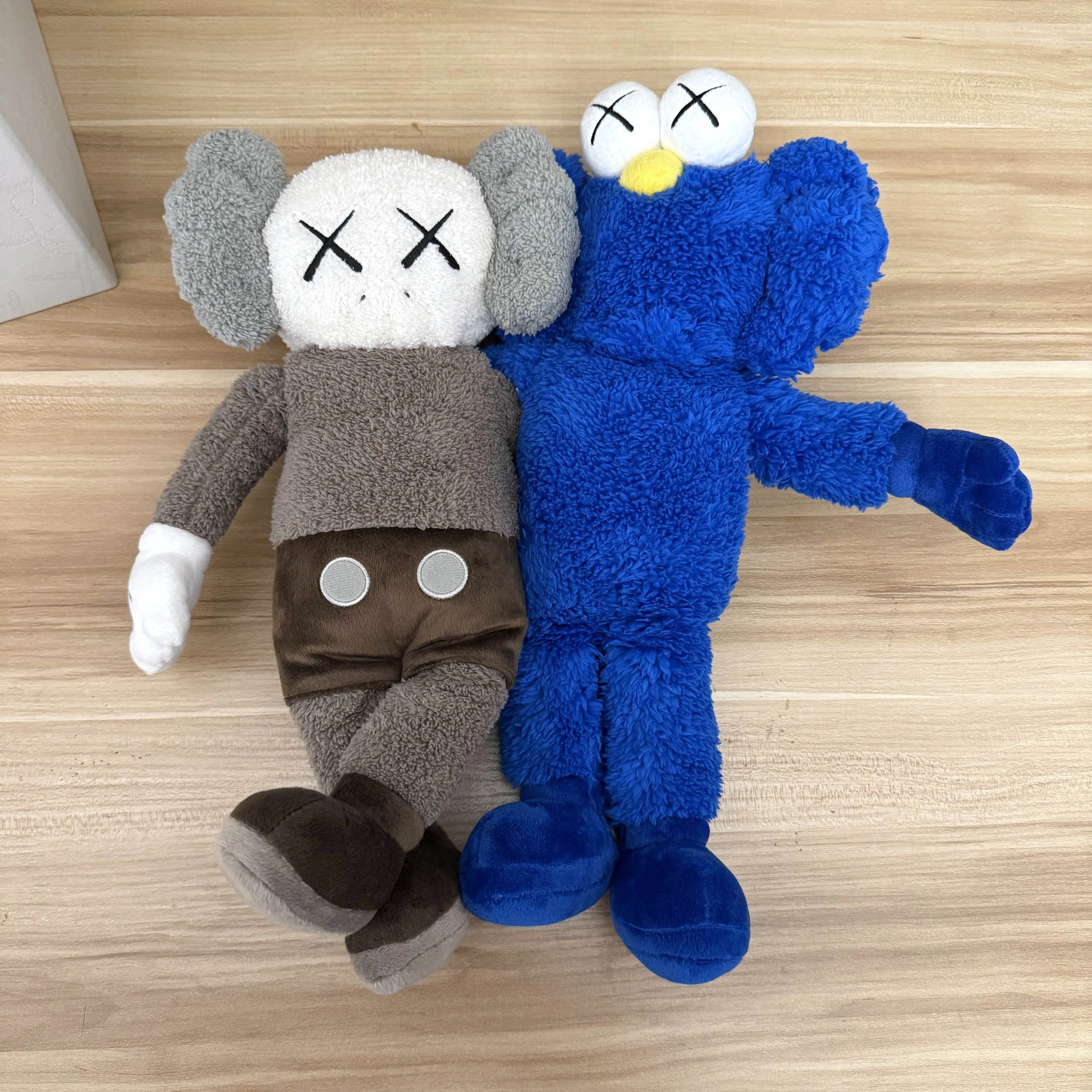 КОВЕЙ SeeingWatching персонажная кукла KAWS плюшевая кукла высотой 40 см IFS Limited