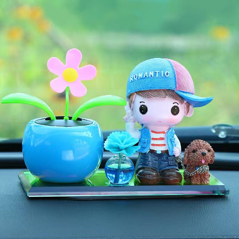 Car Cartoon Romantic Couple Doll Ornament Car Perfume Shaking Head Doll Sunflower Base Car Interior Supplies