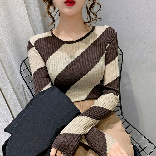 Демисезонный трикотажный приятный телу свитер, 2020, круглый воротник, облегающий крой, в западном стиле