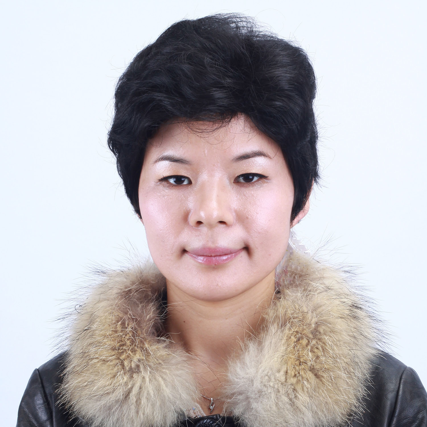 中老年假发真人发丝 蓬松自然黑色短卷发 女式整顶假发 新品特价