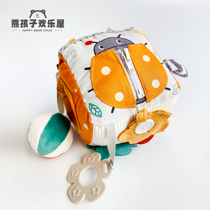 6 months baby can enter to calm hands to grab the bell cloth ball Monteritsso dress to deduct the puzzle cognitive toy