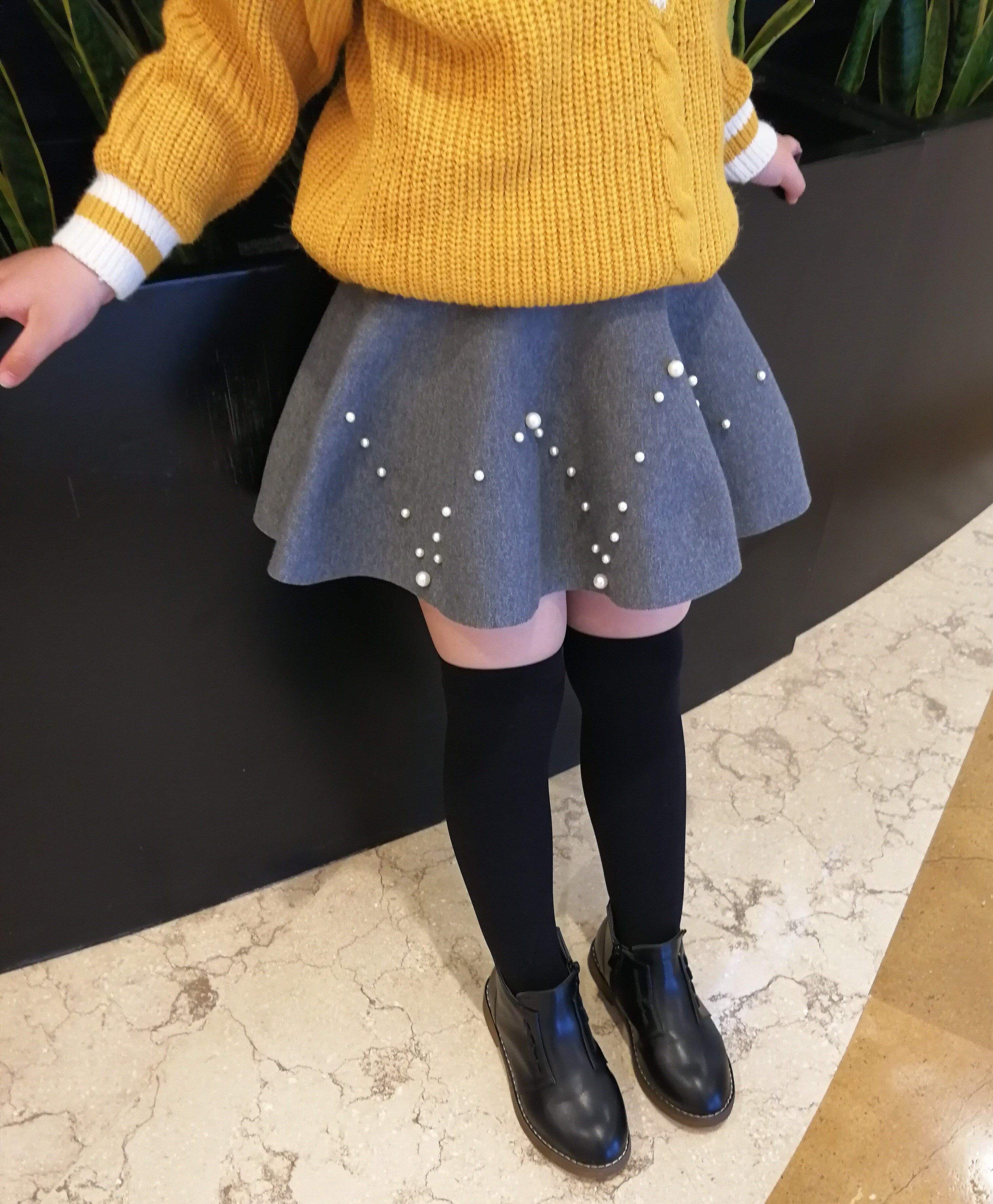 Girl Half Skirt Plexu Skirt Little Girl Children Autumn winter Short skirts Winter outskirt Winter Skirt Foreign Half Body 