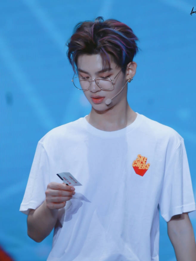 Ngôi sao Cai Xukun có cùng một đoạn kính râm cá tính bảo vệ mắt phẳng gương nam ếch gương người mẫu kính râm cận thị kính cận