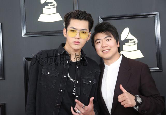 Wu Yifan với kính râm kính râm màu vàng Hàn Quốc cá tính nam ếch gương nữ người mẫu kính râm cận thị kính mắt thời trang