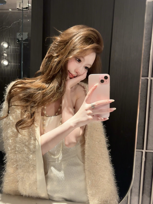 Fuujane Liz Pearl High-End Heavy Craftsmanship Light Luxury Textured Glitter Champagne Apricot Sequin Plush Jacket Fuujane Liz Pearl High-End Heavy Craftsmanship Light Luxury Textured Glitter Champagne Apricot Sequin Plush Jacket