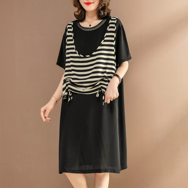 Clear Bunker Special Price Round Collar Stripe Fake two Yangtsia Long version Temperament Foreign Pie A word dress