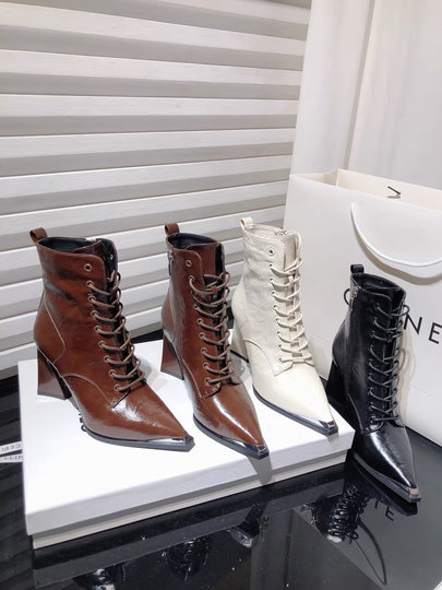 香港法式复古尖头高跟短靴女2025春秋时装靴保暖加绒粗跟及踝靴子