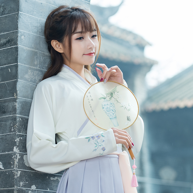 Ronglian Hanfu cải tiến áo nữ cổ chữ V retro phong cách Trung Quốc hàng ngày khí chất thêu chéo 2018 xuân hè phong cách mới áo voan hoa nhí