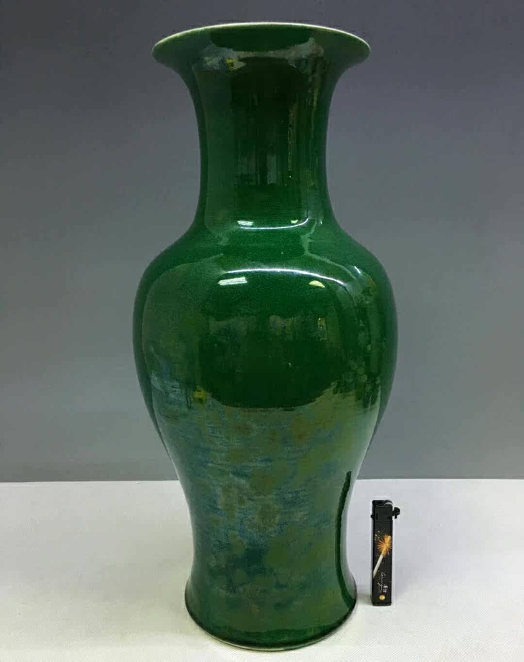 Republic of China Green glaze open piece Clam light Guanyin Bottle Fengwei Zun Ceramic Porcelain collection of antiques