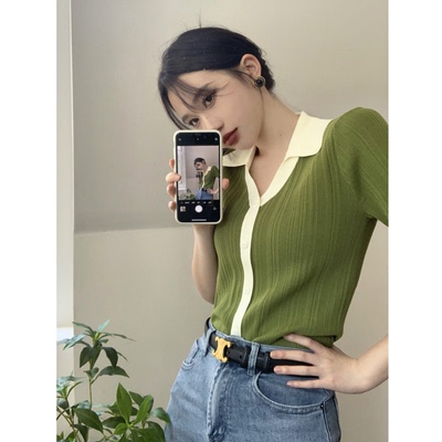taobao agent The contrasting color polo leads the exquisite short -sleeved sweater 2022 new retro fashion design sensing female top
