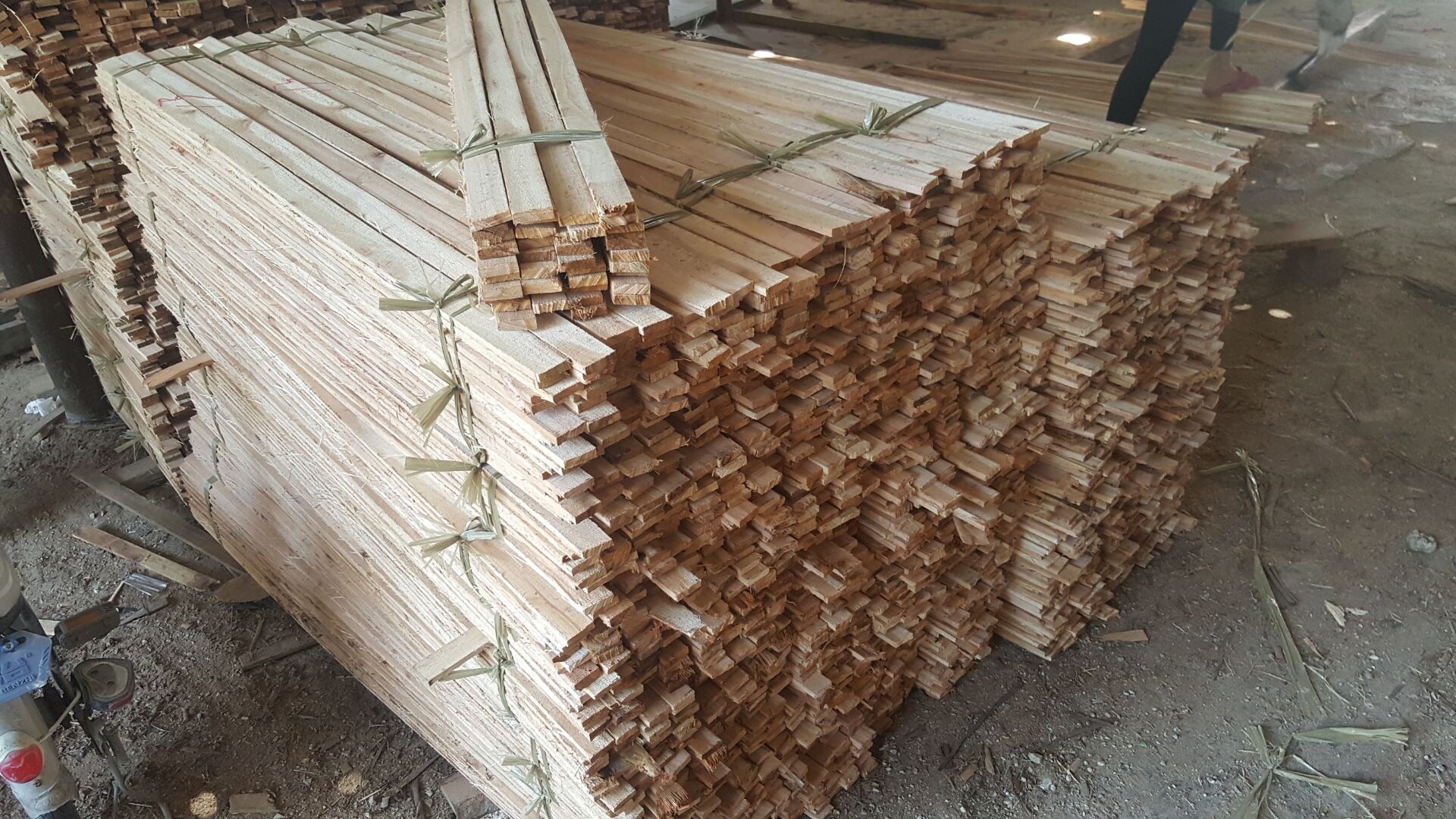Freight logistics express Wooden frame wooden box packaging Wooden board Solid wood hard mixed wood eucalyptus wood specifications can be customized