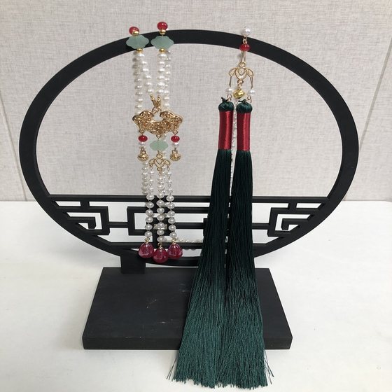 1955 Daily Versatile Accessories Ancient Style Peace Lock Tassel Necklace Horse Face Skirt Pendant