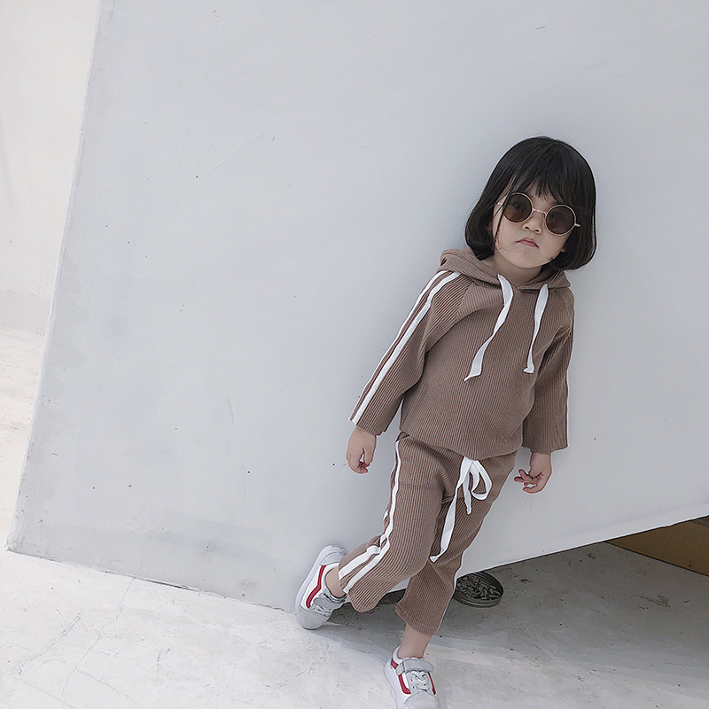 Bộ đồ bé gái mùa xuân và mùa thu mới phiên bản Hàn Quốc của quần dài trẻ em nước ngoài quần dài hai mảnh set đồ 1-3 tuổi cho bé gái 4 tuổi áo trẻ em