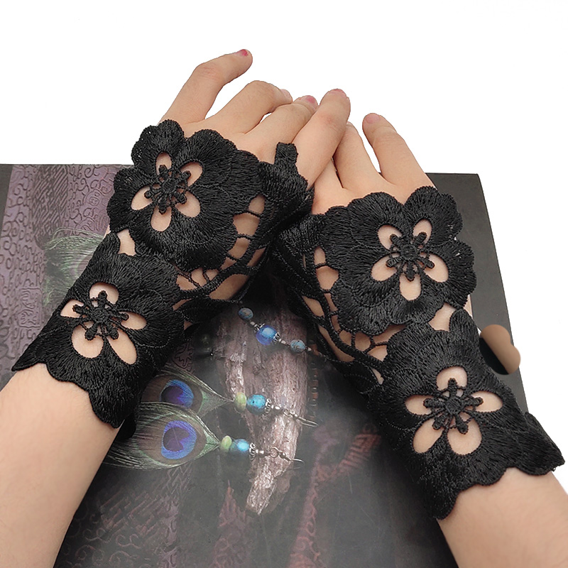 Wrists Ancient Wind Thin style Scar Embroidered Cuff sleeve Wrist Sleeve Woman Trim half finger embroidered glove Yang Liping Design