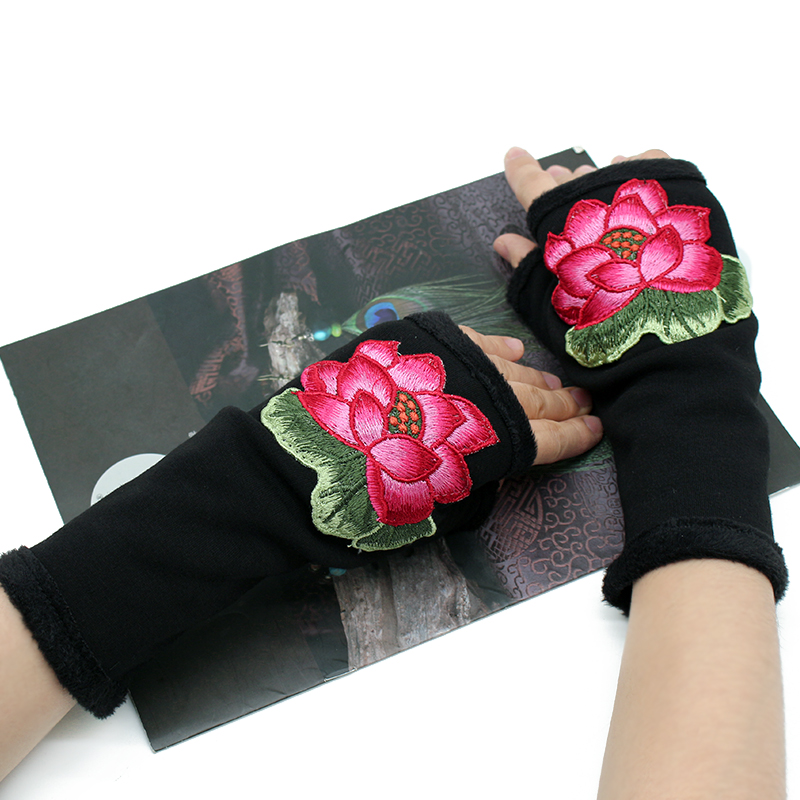 Gloves Winter Women's Thickened Warm Bike Anti-Cold Plus Suede Touch Screen Embroidered half finger glove Yang Liping Design Retro