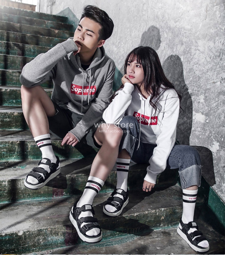 Tại sao cửa hàng mới cân bằng màu đen và trắng thể thao bãi biển dép cho nam giới và phụ nữ dép SD3205BKR giày quai hậu nữ