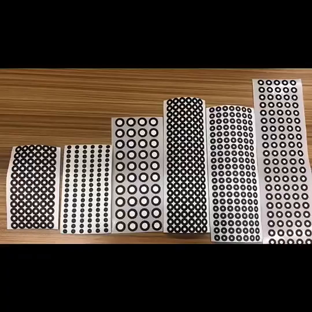 哑光黑圆点都这个么卷了？抄数人狂喜！