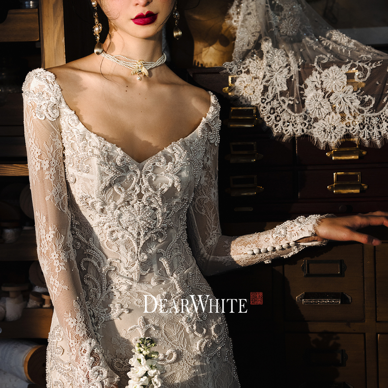 Dearwhite Original Design of the Wedding Dress with a Fishtail Skirt and Lace for Engagement, Called "Ten Thousand Fireworks."