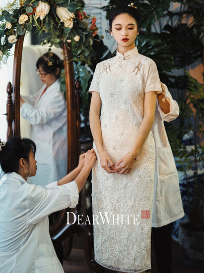 亲爱的白原创《鸣泉》新中式白色旗袍婚纱蕾丝连衣裙订婚礼服女