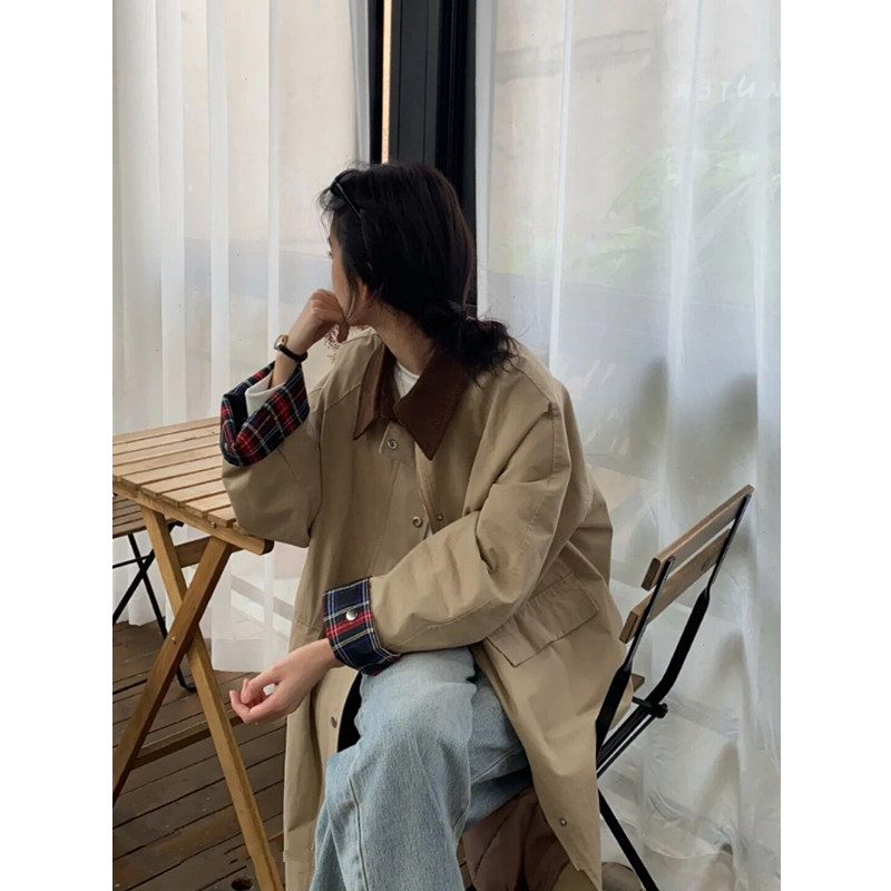 2022 New spring and autumn windcoat jacket women's coat with long version of small child chic spring style Korean wind advanced texture