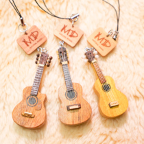 (Nanyin Guitar Cabin) Guitar Ukulele Folk Musical Instrument Hanging Brooch Pin Pocket Mini Model