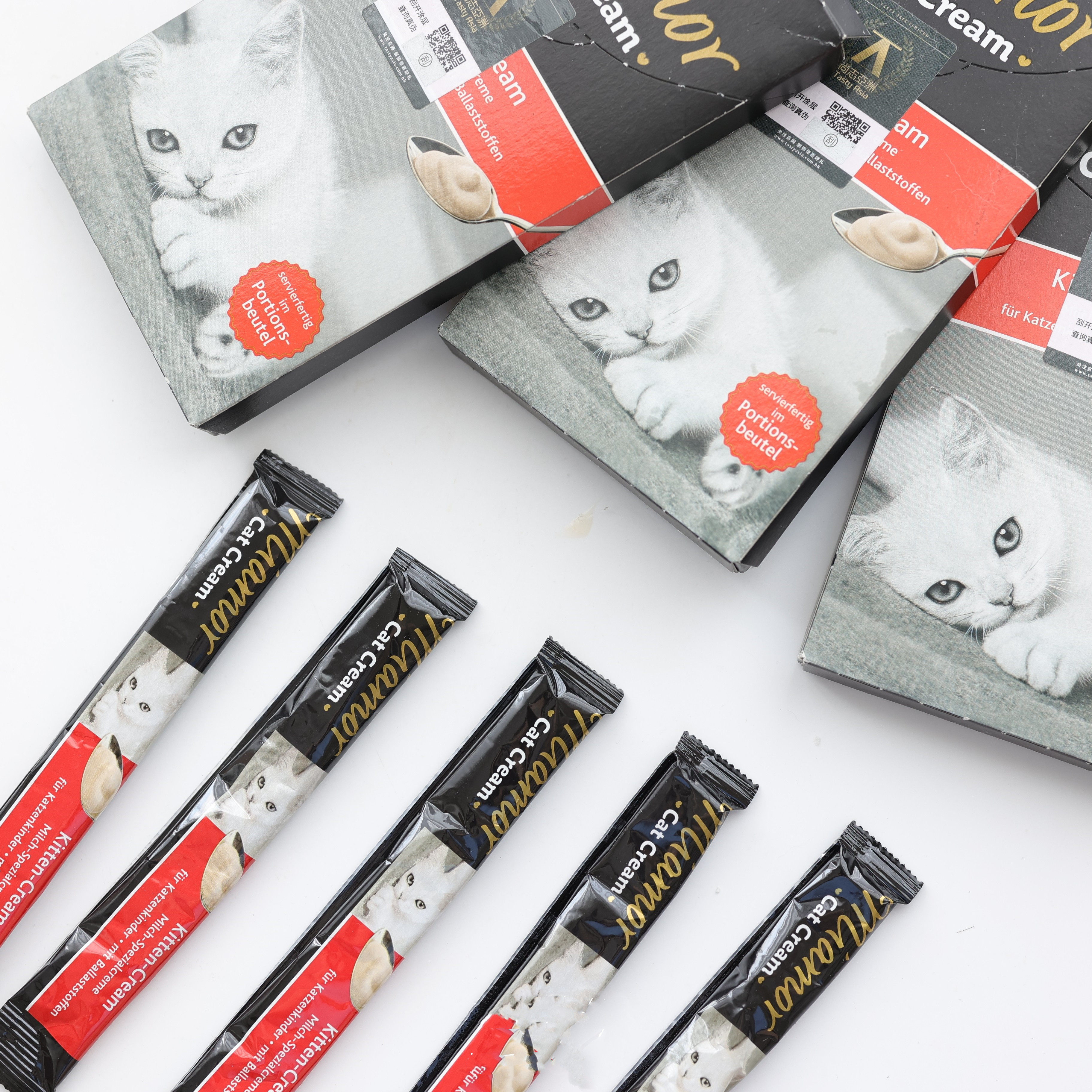 A meow food German Maimi miamor nutrition cream Miami hair cream cat snacks liquid cat strips