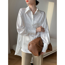 White satin shirt woman in spring and autumn high-end fashion temperament Lazy Wind Design Sensation with a small crowd of casual long sleeve blouses
