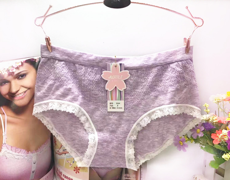 Nhà máy mới trực tiếp tam giác đồ lót nữ màu rắn vải cotton liền mạch eo ren cô gái không dấu vết quần lót phụ nữ