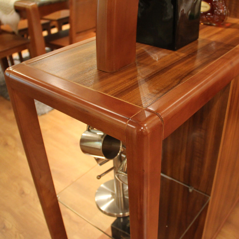 ŷ������ľ�ڽ�ɫ�ƹ�C918