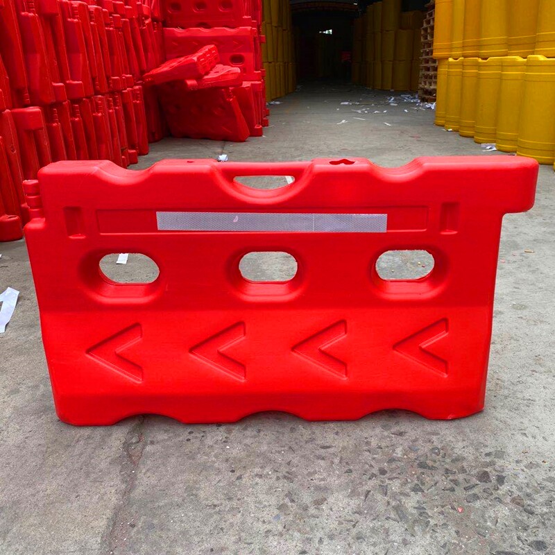 New material three-hole water horse water injection enclosure municipal plastic anti-collision barrel construction roadblock isolation pier traffic water horse guardrail