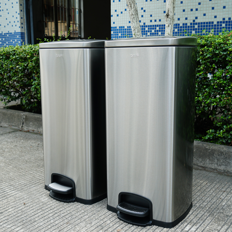 Gnf Large-Capacity Stainless Steel Pedal Silent Trash Can 30L Commercial Hotel School Kitchen Office Cleaning Bin
