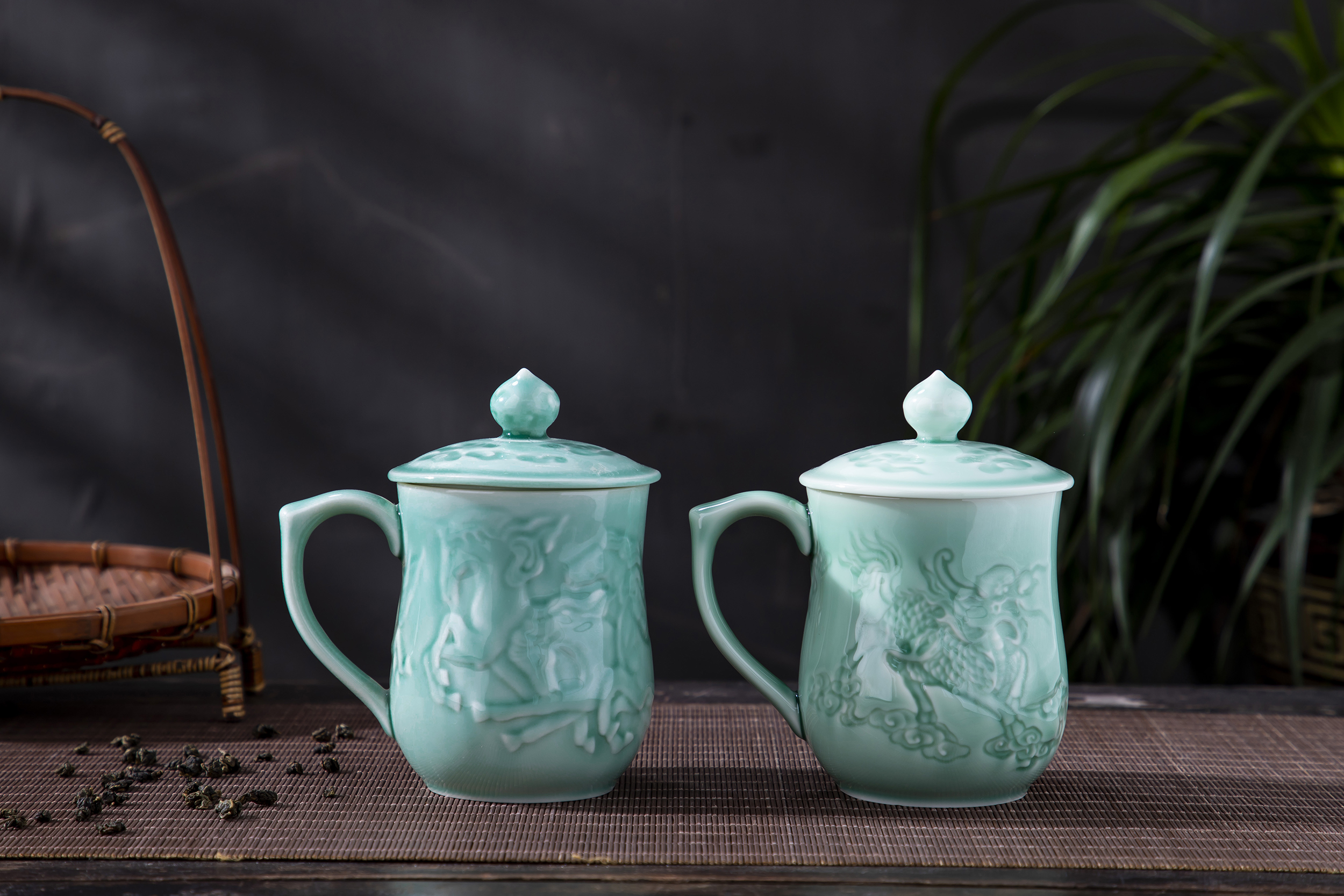 Office of jingdezhen ceramic cups with cover glass, household cup celadon personal keller cup gift reliefs