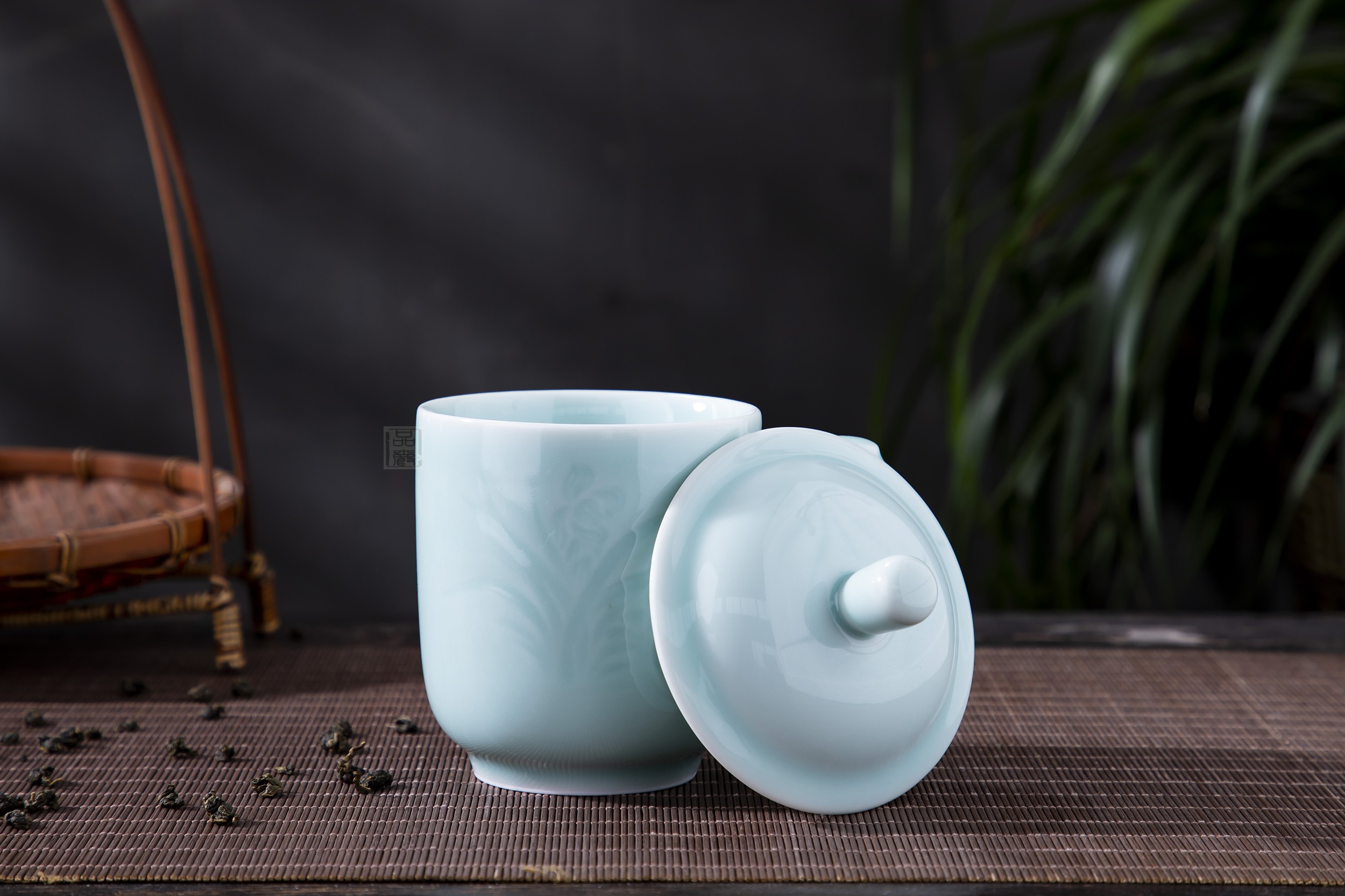 Jingdezhen longquan celadon ceramic cups with cover small household porcelain cup office single CPU personal cup
