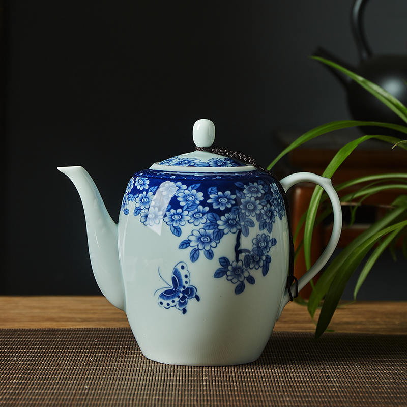 Jingdezhen ceramic tea set big teapot teacup with blue and white porcelain filter blue and white porcelain gift box package